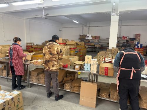 拼多多 商家權益保護委員會 推出惠商新舉措,新質供給助外貿工廠成功轉內銷